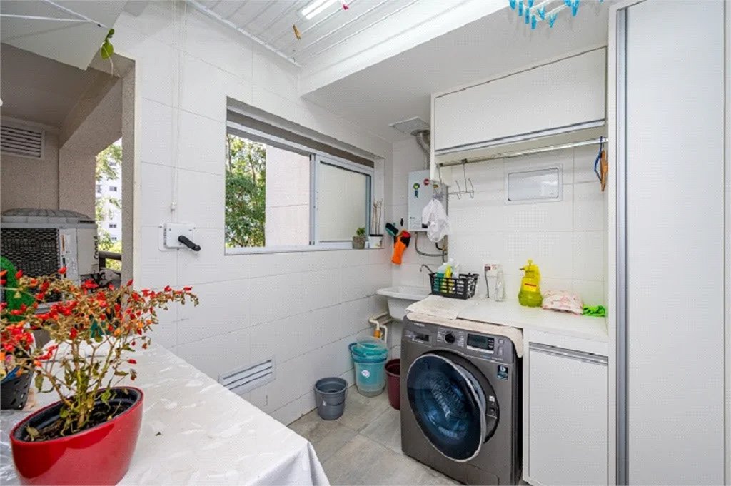 Apartamento à venda com 3 suítes em Jardim Caboré, São Paulo, SP