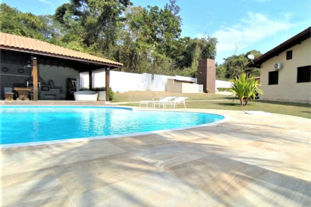 Chácara à venda com 6 quartos, sendo 4 suítes,  em Pinheirinho, Vinhedo, SP