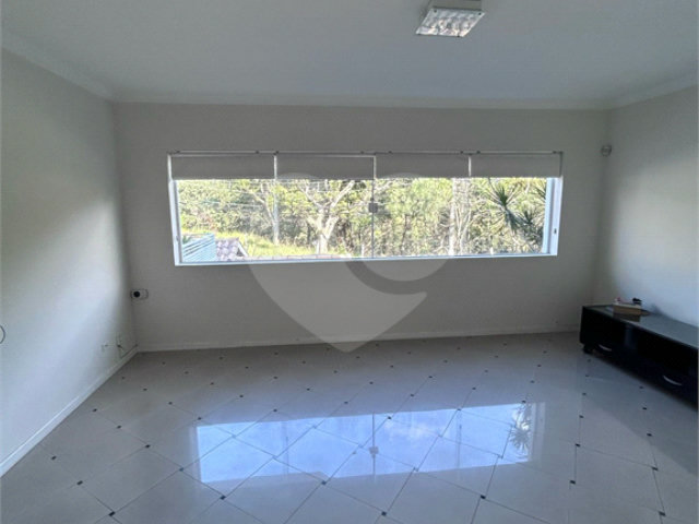 Sobrado à venda com 4 quartos, sendo 2 suítes,  em Tremembé, São Paulo, SP
