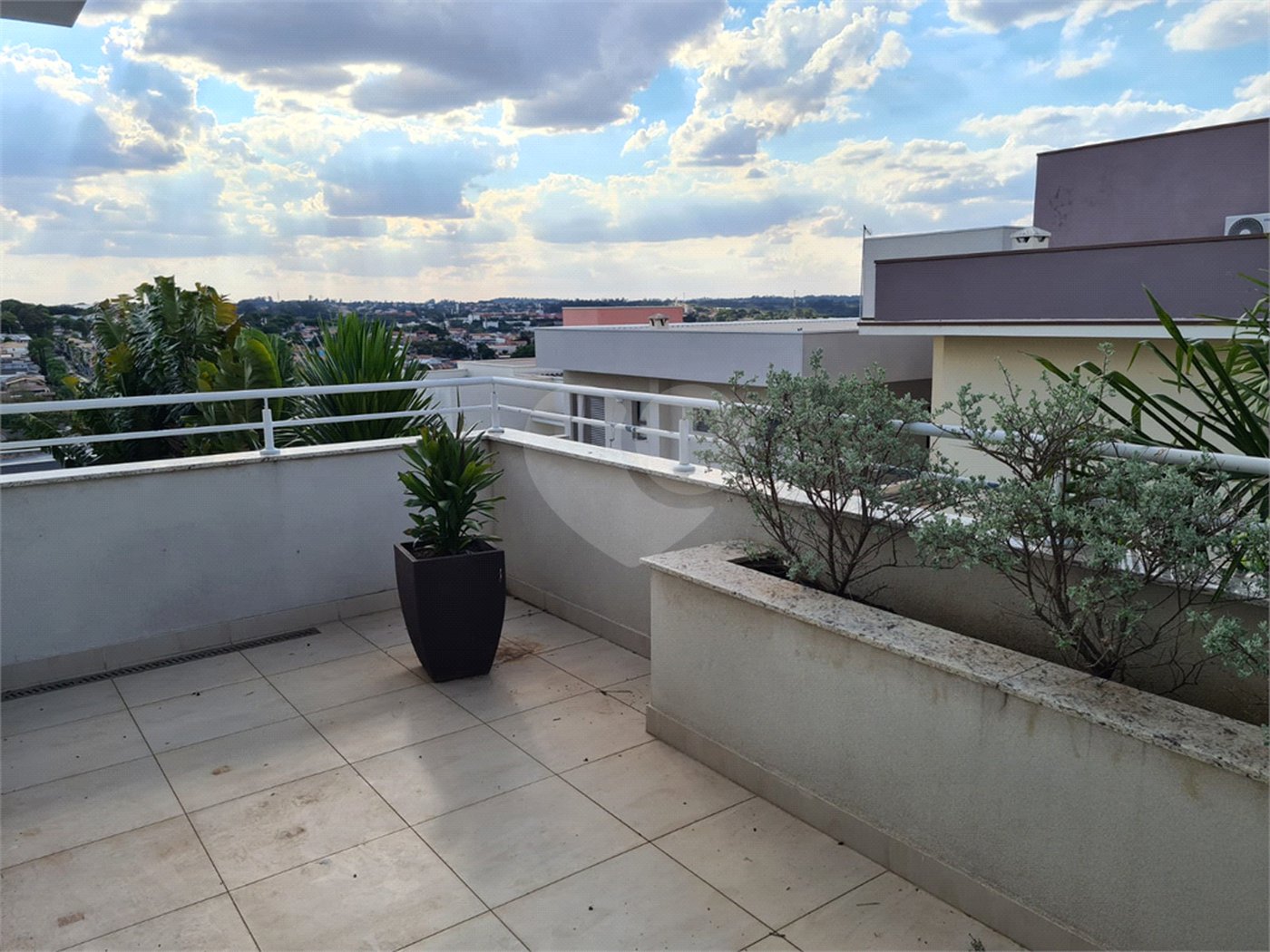 Casa à venda com 3 suítes no condomínio Reserva da Mata, Vinhedo - SP
