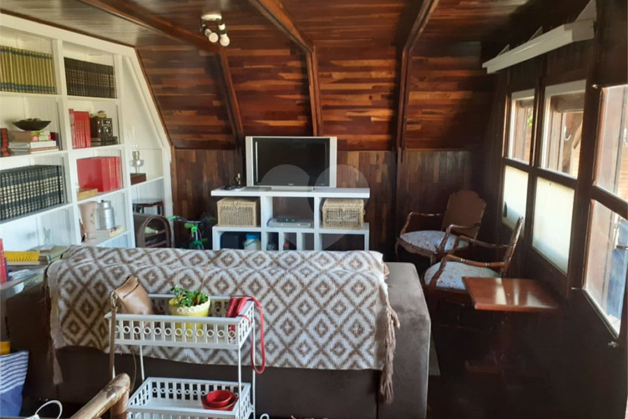 Sobrado à venda com 3 quartos, sendo 1 suíte, em Samambaia, Mairiporã, SP