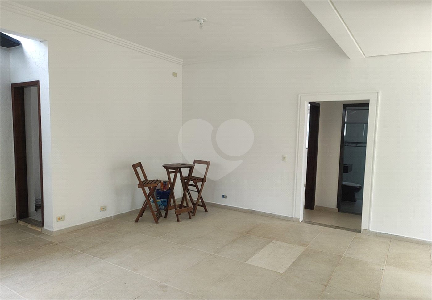 Casa à venda com 3 quartos, sendo 1 suíte, no condomínio Clube Florada Suzano, Suzano - SP