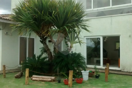 Casa à venda com 4 quartos, sendo 2 suítes, em Pinhal, Jarinu, SP