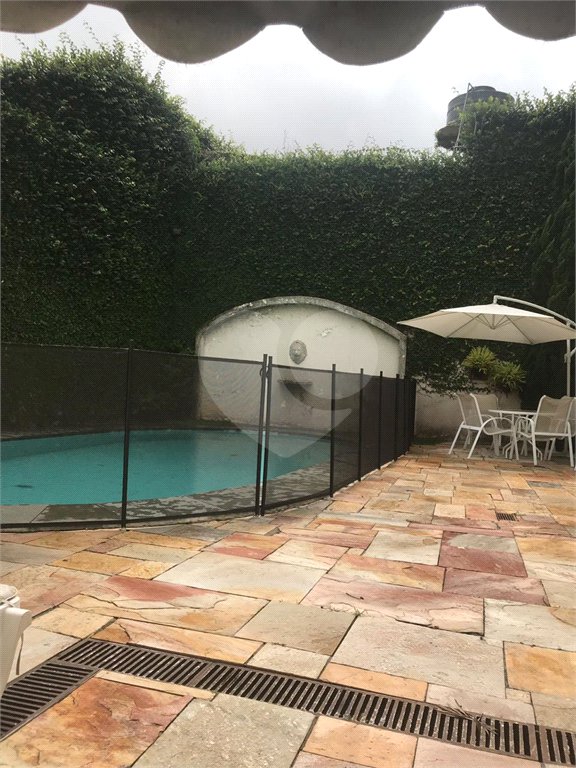 Casa à venda com 4 suítes em Jardim Leonor, São Paulo, SP