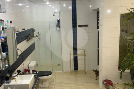 Apartamento à venda com 3 quartos, sendo 1 suíte,  em República, São Paulo, SP