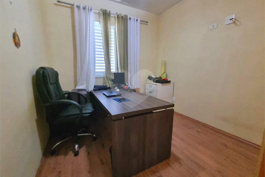 Casa à venda com 3 quartos, sendo 1 suíte, no condomínio Village St. Louis, São Paulo - SP