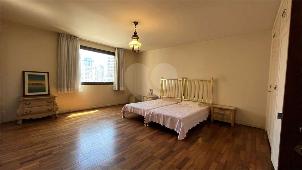 Apartamento à venda com 4 quartos, sendo 3 suítes, em Itaim Bibi, São Paulo, SP