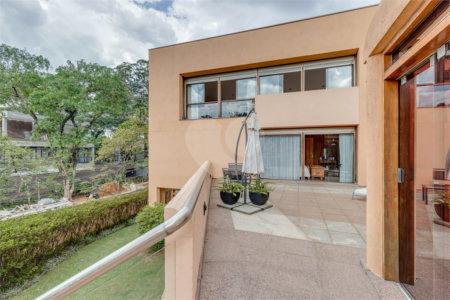 Casa à venda com 5 quartos, sendo 4 suítes, em Alto da Boa Vista, São Paulo, SP