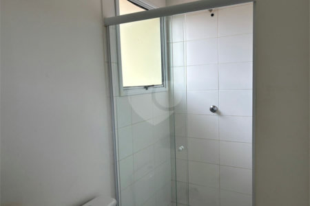 Sobrado à venda com 3 quartos em Jardim Petrópolis, Cotia, SP