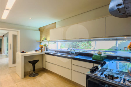 Casa à venda com 4 suítes no condomínio Villa Borghese, Indaiatuba - SP