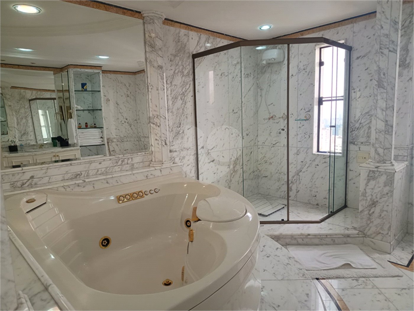 Apartamento à venda com 4 suítes em Vila Suzana, São Paulo, SP
