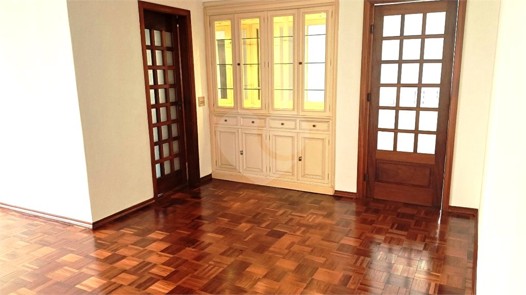 Apartamento à venda com 2 suítes em Moema, São Paulo, SP