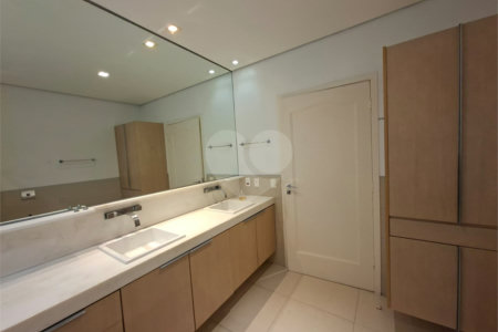 Casa à venda com 2 quartos, sendo 1 suíte, em Planalto Paulista, São Paulo, SP