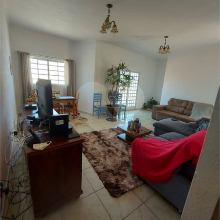 Sobrado à venda com 3 quartos, sendo 2 suítes, em Jardim Alvinópolis, Atibaia, SP