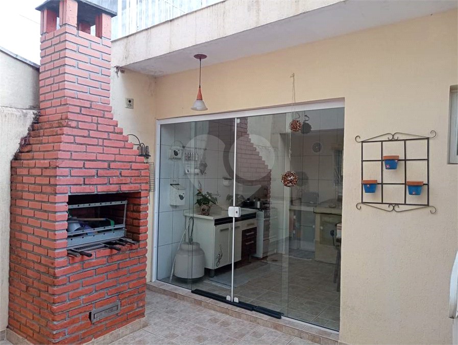 Casa à venda com 3 quartos, sendo 2 suítes, em Vila Flávio, Mogi das Cruzes, SP