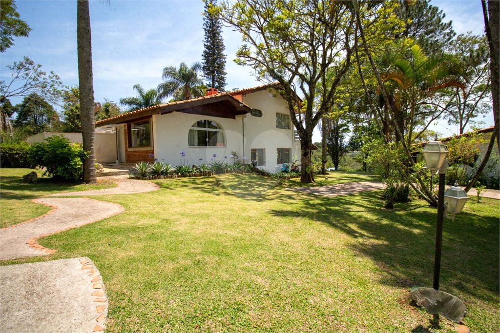 Sítio à venda com 7 quartos, sendo 6 suítes, em Jardim Santa Vitória (canguera), São Roque, SP