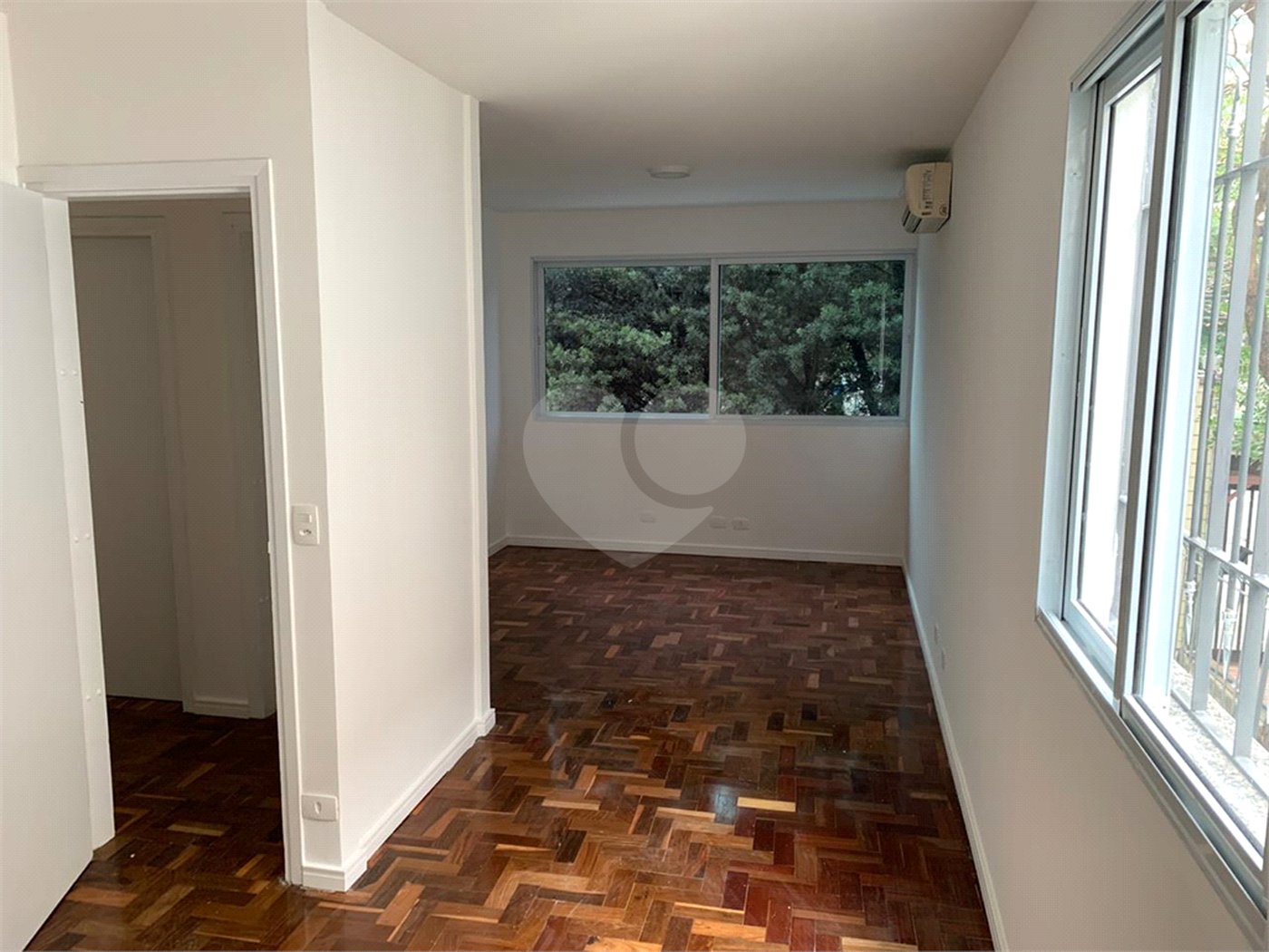 Sobrado à venda ou para alugar com 7 quartos, sendo 3 suítes, em Vila Mariana, São Paulo, SP