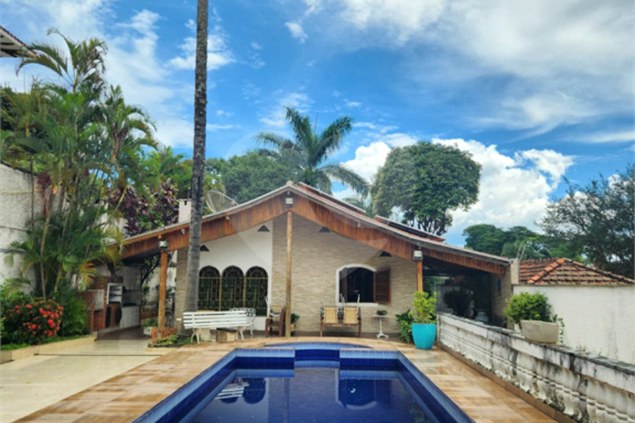 Sobrado à venda com 4 quartos, sendo 3 suítes, em Jardim Floresta, São Paulo, SP