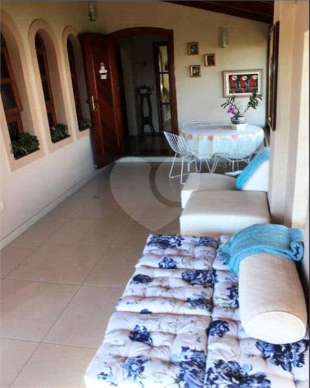 Casa à venda com 4 quartos, sendo 2 suítes, no condomínio Vinhas da Vista Alegre - Lado Sede, Vinhedo - SP