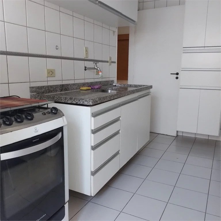 Apartamento à venda com 3 quartos, sendo 1 suíte, em Pinheiros, São Paulo, SP