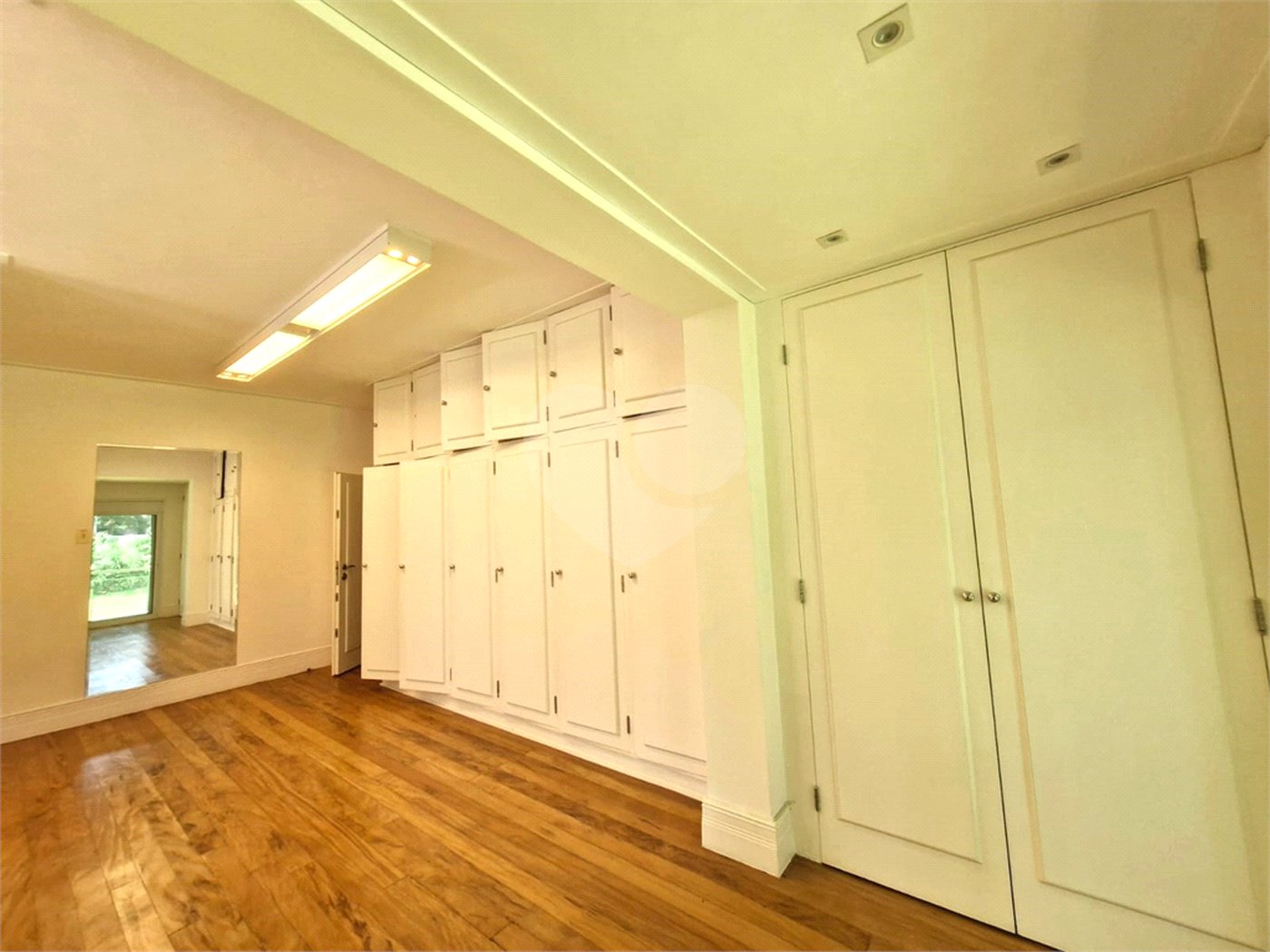 Casa à venda com 4 suítes no condomínio Chácara Flora, São Paulo - SP