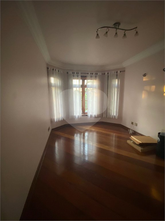 Casa à venda com 3 quartos, sendo 4 suítes,  no condomínio Estância Marambaia, Vinhedo - SP