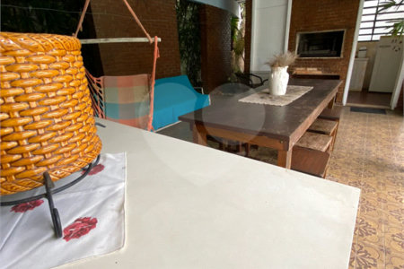 Casa à venda com 4 quartos, sendo 1 suíte,  em Vila Oliveira, Mogi das Cruzes, SP