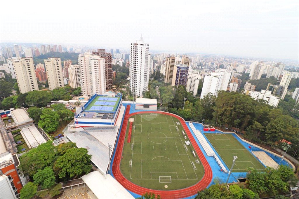 Apartamento à venda com 3 suítes em Vila Suzana, São Paulo, SP