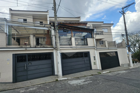 Sobrado à venda com 3 quartos, sendo 1 suíte,  em Vila Nivi, São Paulo, SP