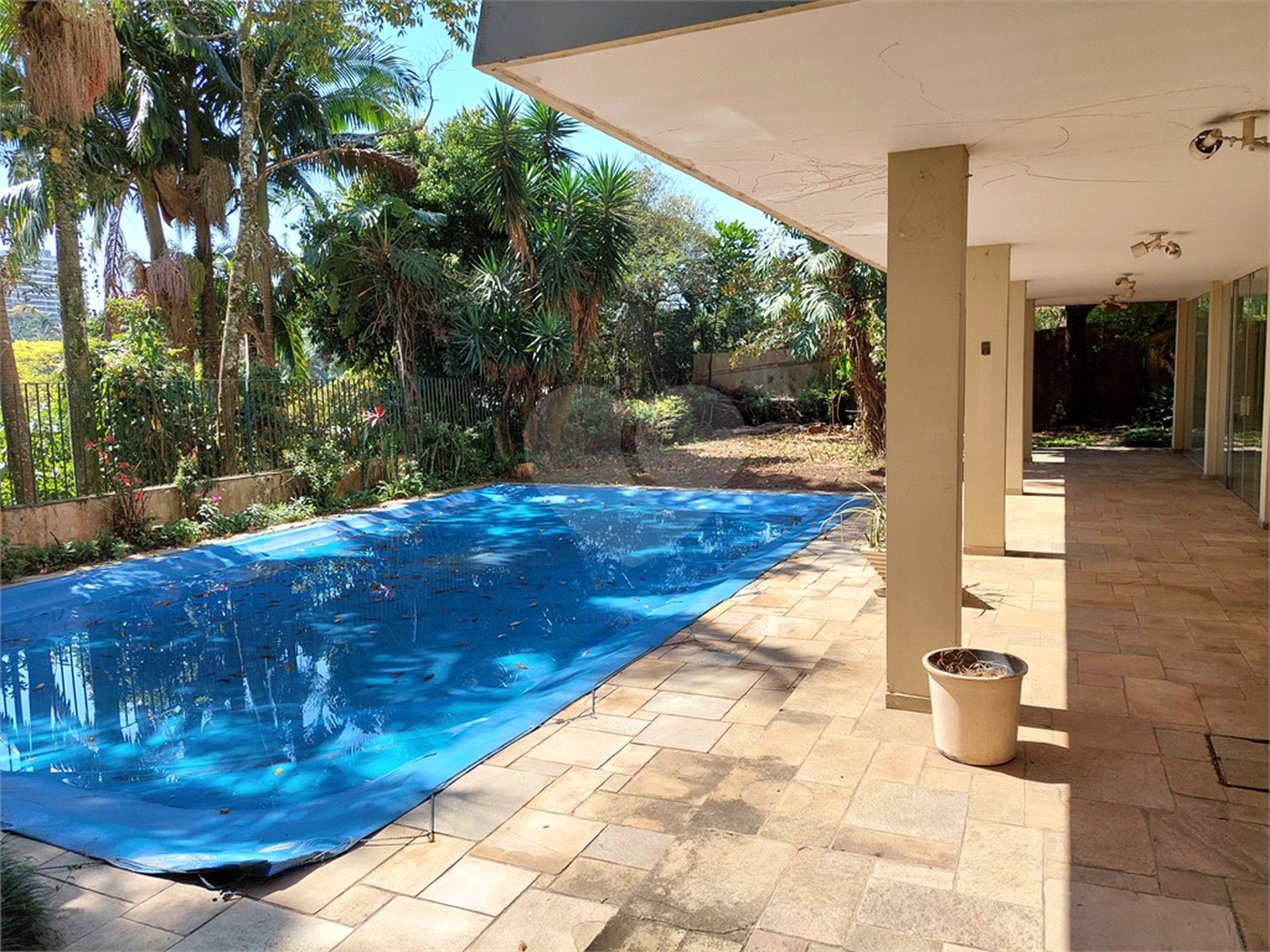 Casa à venda com 3 suítes em Jardim Leonor, São Paulo, SP