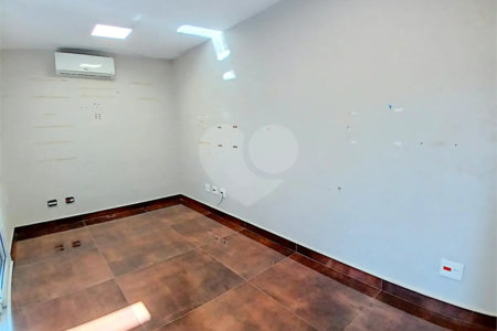 Sobrado à venda com 3 quartos, sendo 1 suíte, em Brooklin, São Paulo, SP