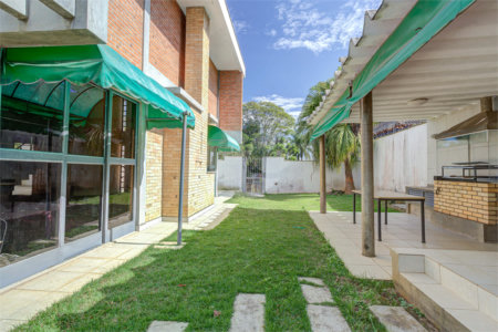 Casa à venda com 3 suítes em Interlagos, São Paulo, SP