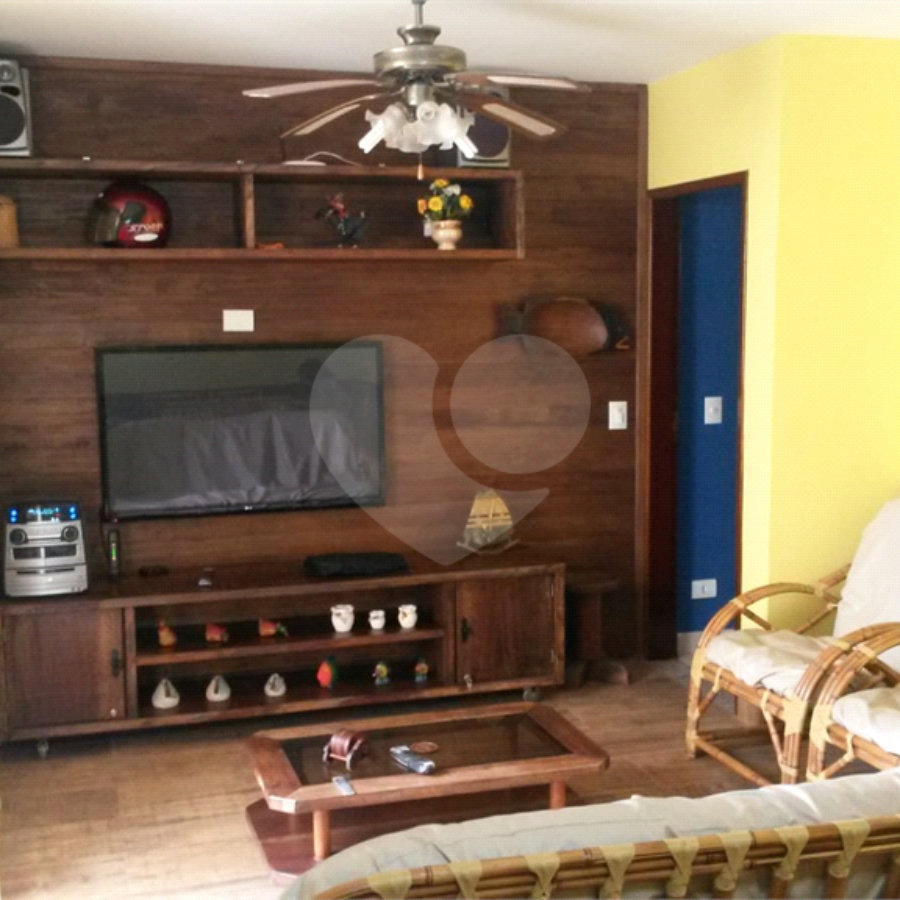 Apartamento à venda com 3 quartos, sendo 1 suíte, em Jardim Enseada, Guarujá, SP