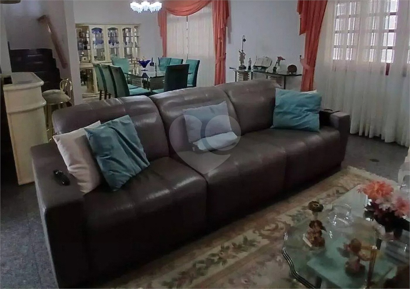 Sobrado à venda com 4 quartos, sendo 2 suítes, em Vila Santa Maria, São Paulo, SP