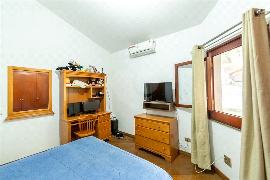 Casa à venda com 4 quartos, sendo 2 suítes, em Brooklin Paulista, São Paulo, SP
