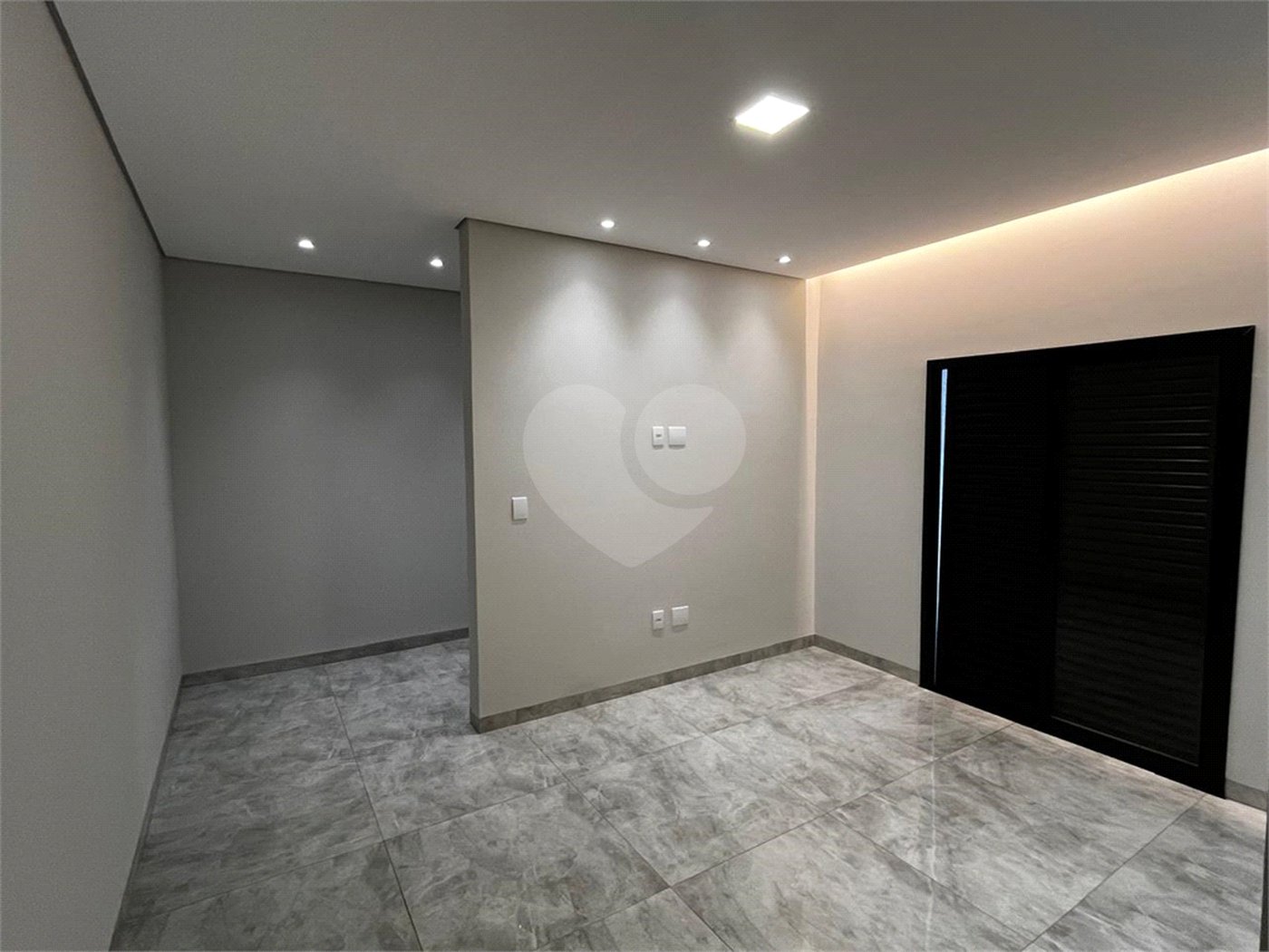 Casa à venda com 3 quartos, sendo 1 suíte,  no condomínio Reserva Ipanema I, Sorocaba - SP