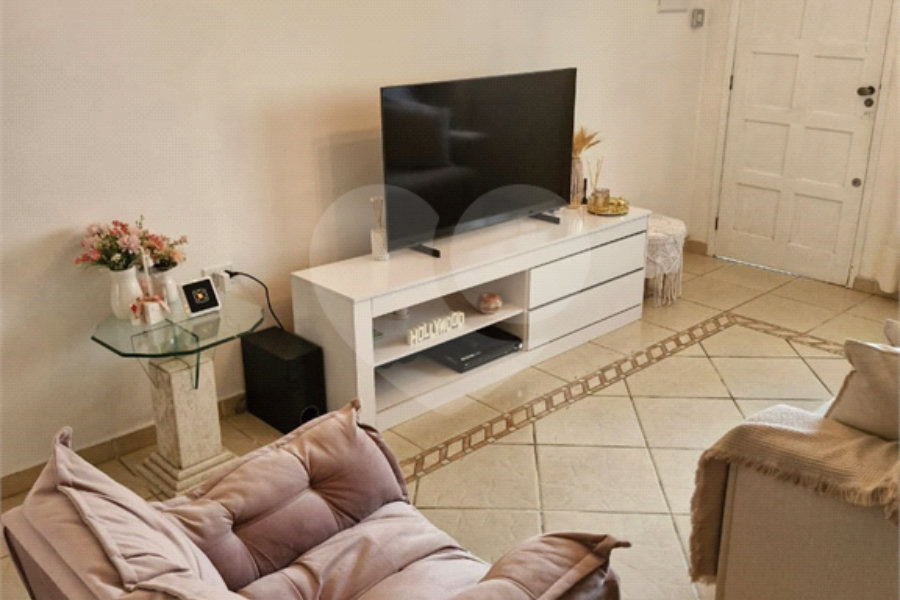 Sobrado à venda com 3 quartos, sendo 1 suíte, em Horto, São Paulo, SP