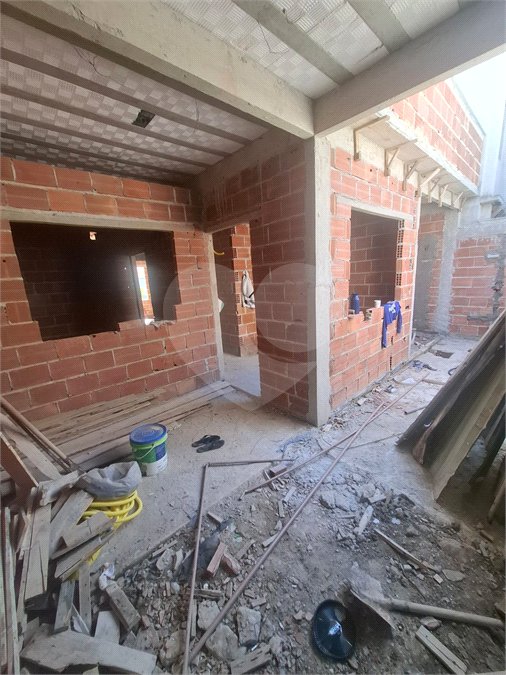 Casa à venda com 2 quartos, sendo 1 suíte,  no condomínio Campina Grande, Rio de Janeiro - RJ