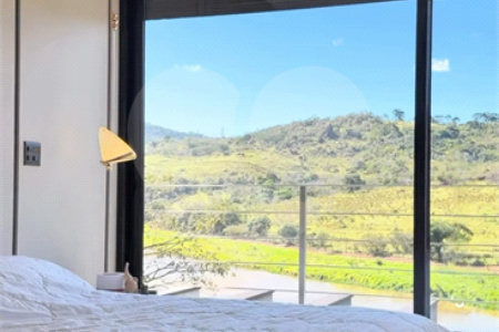 Casa à venda com 3 suítes no condomínio Figueira Garden, Atibaia - SP
