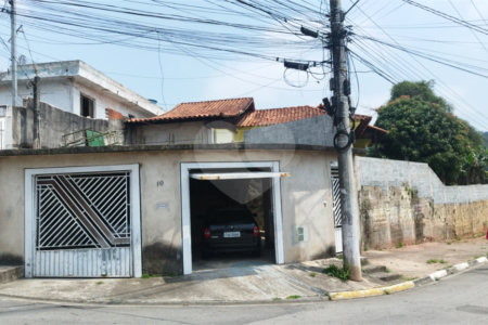 Casa à venda com 3 quartos, sendo 1 suíte, em Jardim Ikeda, Suzano, SP