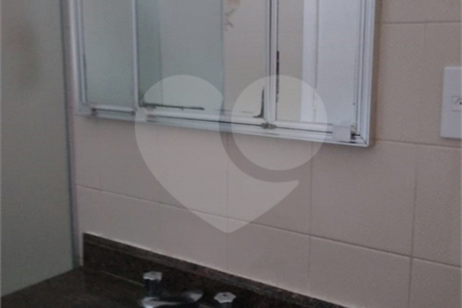 Sobrado à venda com 4 quartos em Santa Terezinha, São Paulo, SP