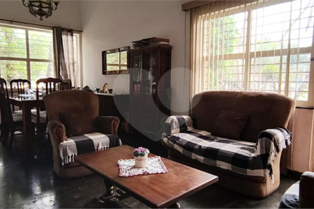 Sobrado à venda com 5 quartos, sendo 2 suítes, em Vila Trujillo, Sorocaba, SP