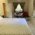 Casa à venda com 5 quartos, sendo 2 suítes, no condomínio Capela do Barreiro, Itatiba - SP