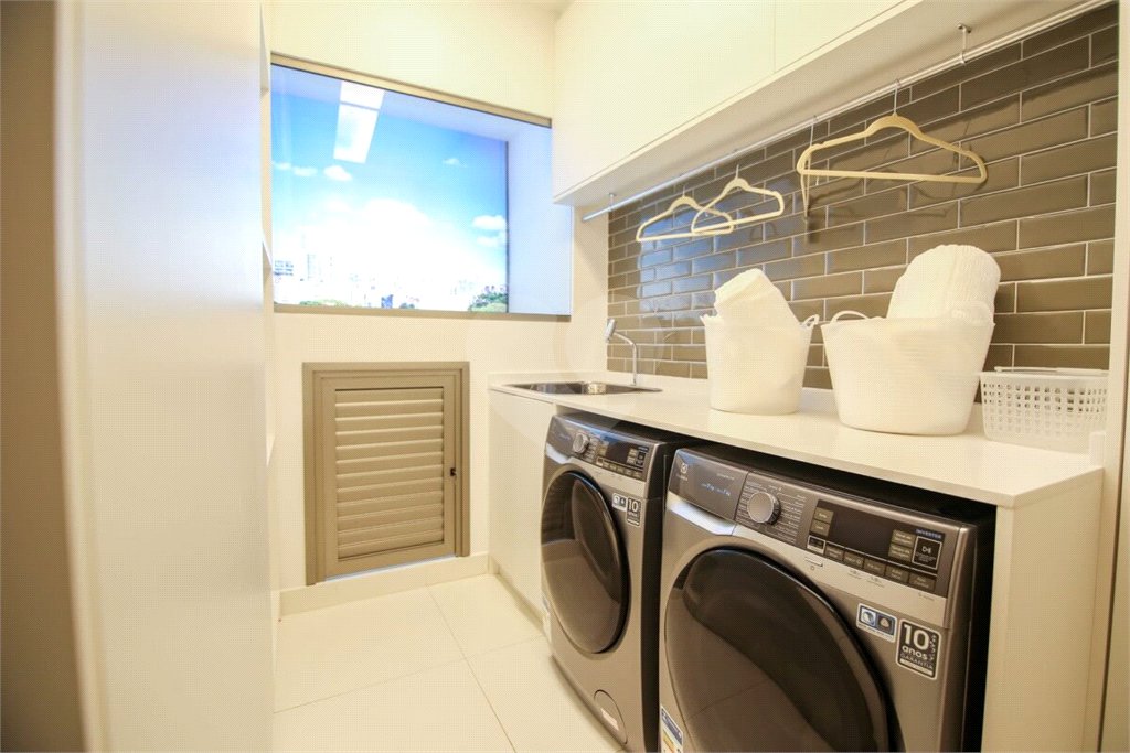 Apartamento à venda com 3 suítes em Vila Mariana, São Paulo, SP