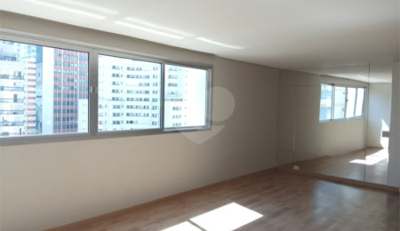 Apartamento à venda com 3 quartos, sendo 1 suíte,  em Jardim Paulista, São Paulo, SP