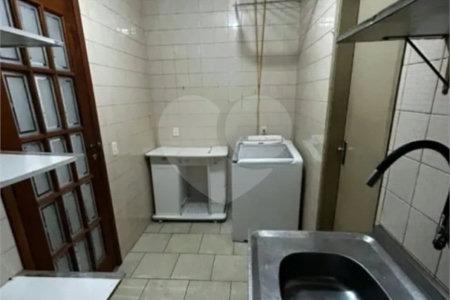 Sobrado à venda com 3 quartos, sendo 1 suíte, em Jardim Ester, São Paulo, SP