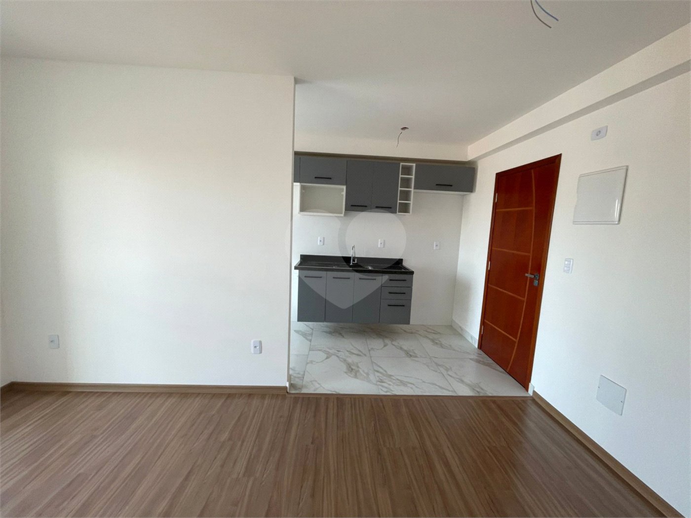 Apartamento à venda com 2 quartos, sendo 1 suíte,  em Parada Inglesa, São Paulo, SP