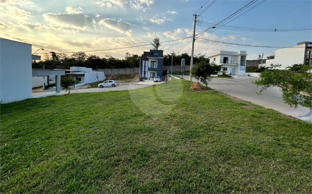 Terreno à venda no condomínio Horto Florestal Villagio, Sorocaba - SP