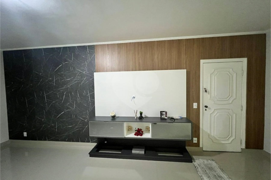 Sobrado à venda com 4 quartos, sendo 3 suítes,  em Tremembé, São Paulo, SP
