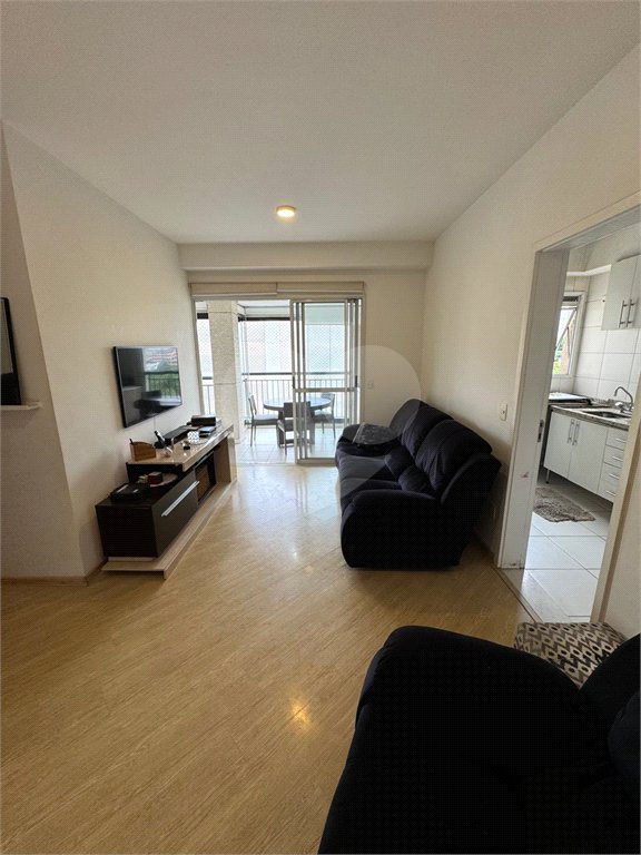Apartamento à venda com 3 quartos, sendo 1 suíte, em Vila Gilda, Santo André, SP